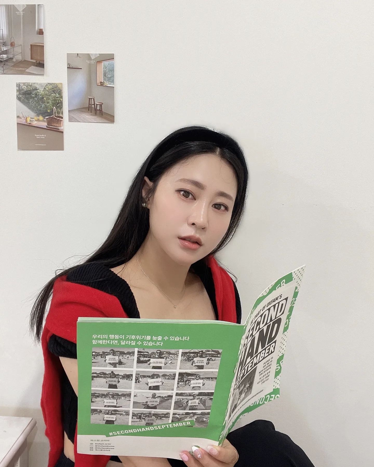 #캠페인지원 
제가 항상 언급하는 지속되는 지구🌏, 다들 아시쥬?

이번에 참여한 옥스팜 캠페인은 입지 않는 옷과 패션 아이템들을 수거해서 판매하는 일명 세컨핸드 캠페인이예요
여러분은 얼마나 자주 옷을 구매하시나요?
👗👚👖
저는 20대때는 일주일에 2~3개, 30대에는 한달에 2~3개정도 옷을 구매하고 있어요
근데 이렇게 쉽게 구매하는 옷이 만들때 많은 양의 물을 사용하고 탄소를 만들어 낸다는 사실....🤦🏻‍♀️

저도 옥스팜의 캠페인인 2023학년도 9월 기후위기 대응 영역 '세컨패션 능력고사'위해 공부하면서 많이 반성하게 되더라구요
원래 관심이 많던 분야라 열심히 공부했고 모든 정답을 쉽게 맞출 수 있었어요 :-) 
(백점입니다, 짝!짝!짝!🙌🏻)

옥스팜은 약 50년 전부터 의류 재활용 시설을 영국에서 구축해 현재까지 500개의 매장을 가지고 있어요
매년 12,000톤의 옷이 영국 채리티숍에서 판매되고 수익금은 기부된다고하니 여러분도 옥스팜을 통해 세컨핸드를 체험하시고 '새 것 없는 9월'을 만들어보면 어떨까요?
🫶🏻배우 이제훈씨의 친필싸인이 담긴 티셔츠도 준다니 자원을 공정하게 사용하는 모두를 위한 도전에 지금 참여해 보세요.
 

Oxfamkorea
#옥스팜 #세컨핸드셉템버 #세컨패션능력고사 #새것없는9월 #세컨패션 #캠페인참여