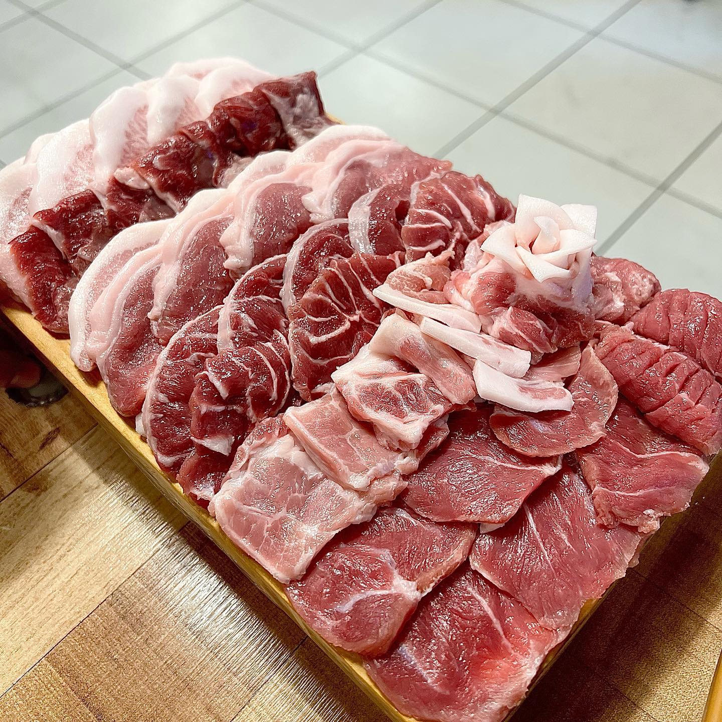 🍽️

제주3일차 저녁🍊
제주도에 사는 친구랑 오랜만에 만나서 술은 못하고 고기 한쌈
항상 택배로 맛있는 거 많이 보내주는 친구라
밥 한번 사줘야지 하고 왔는데
오랜만에 만나니 반가웠지만 술은 못먹어서 아쉽,,
고기는 맛있었다😋

#제주여행 #뽈살집한림점