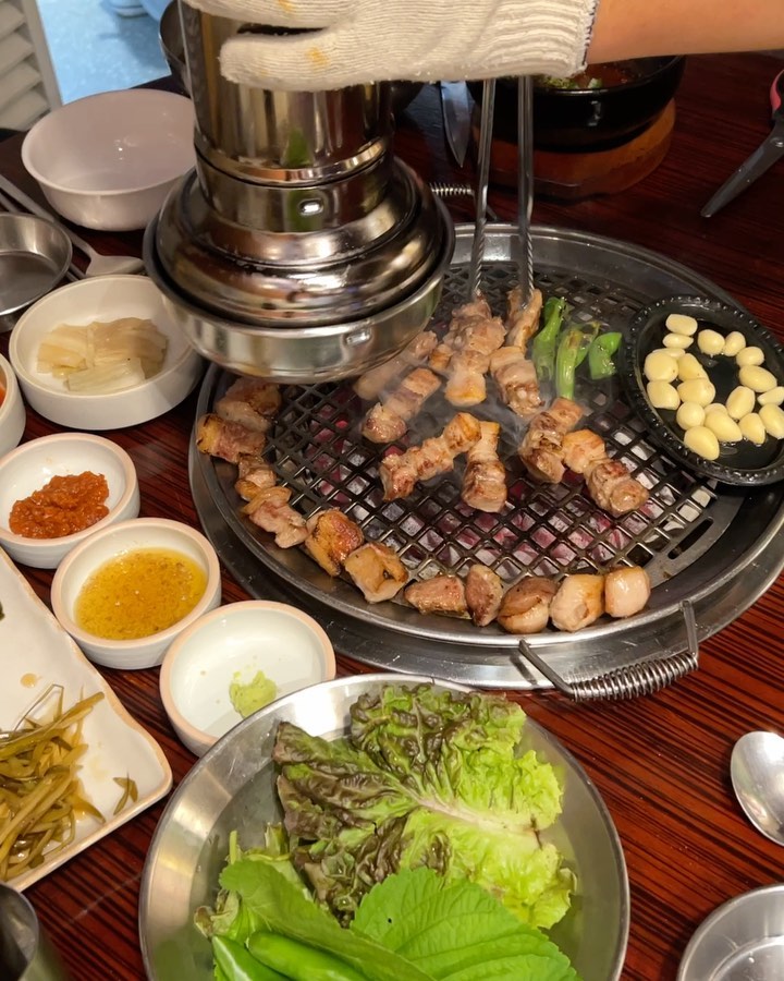 .
2023.09.09.(토)

경기도 하남미사
#삼겹살맛집 #하남삼겹살 #미사맛집
#하남맛집 #경기도맛집 #준스키친
#동래정 #동래정하남미사점 
#가브리살 #목살 #삼겹살 

주소: 경기 하남시 미사강변중앙로 185 1층
전화: 0507-1346-1045