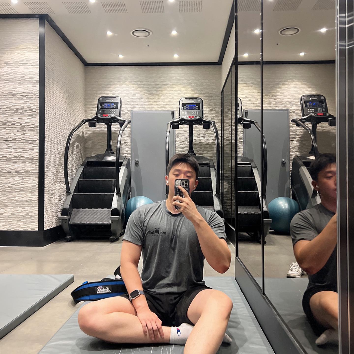 헬스장 일일권 왤캐 비싸 😭