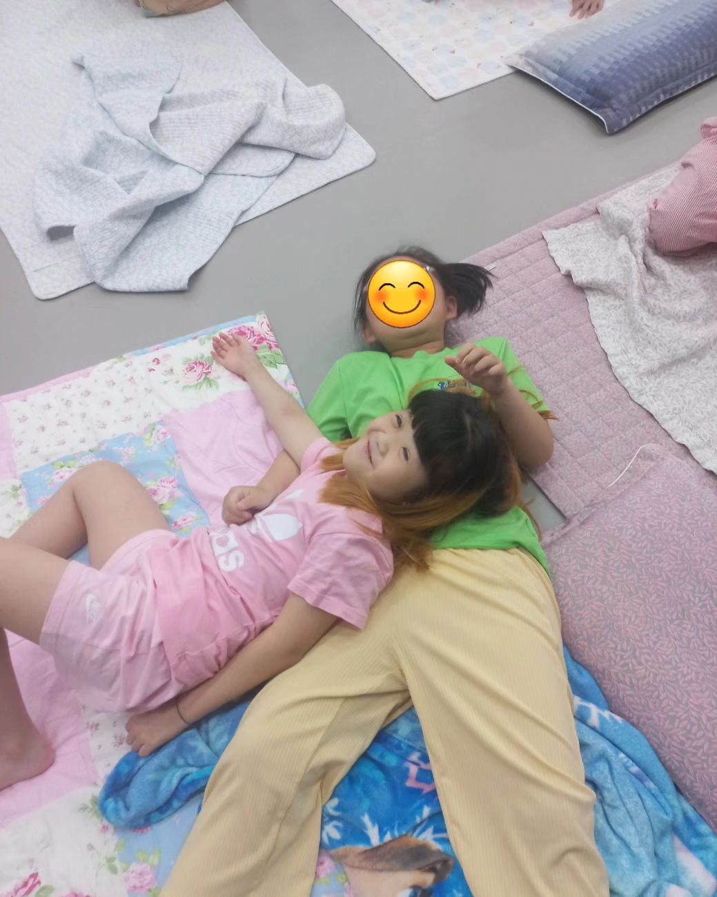 ​⠀⠀⠀⠀⠀⠀⠀⠀⠀⠀
태권도학원 친구들이랑
파자마파티😀
가족들 없이 처음으로 혼자 1박하고 오는거라 걱정 했는데ㅋㅋ
너무 재밋었다고 해서 다행이다
덕분에 엄마아빠도 간만에 심야영화도보고 밥도먹고 술도 마시고 즐거웠당💛
​⠀⠀⠀⠀⠀⠀⠀⠀⠀⠀
​⠀⠀⠀⠀⠀⠀⠀⠀⠀⠀
#혼자서1박
#태권도학원
#간만에외출
​⠀⠀⠀⠀⠀⠀⠀⠀⠀⠀
​⠀⠀⠀⠀⠀⠀⠀⠀⠀⠀