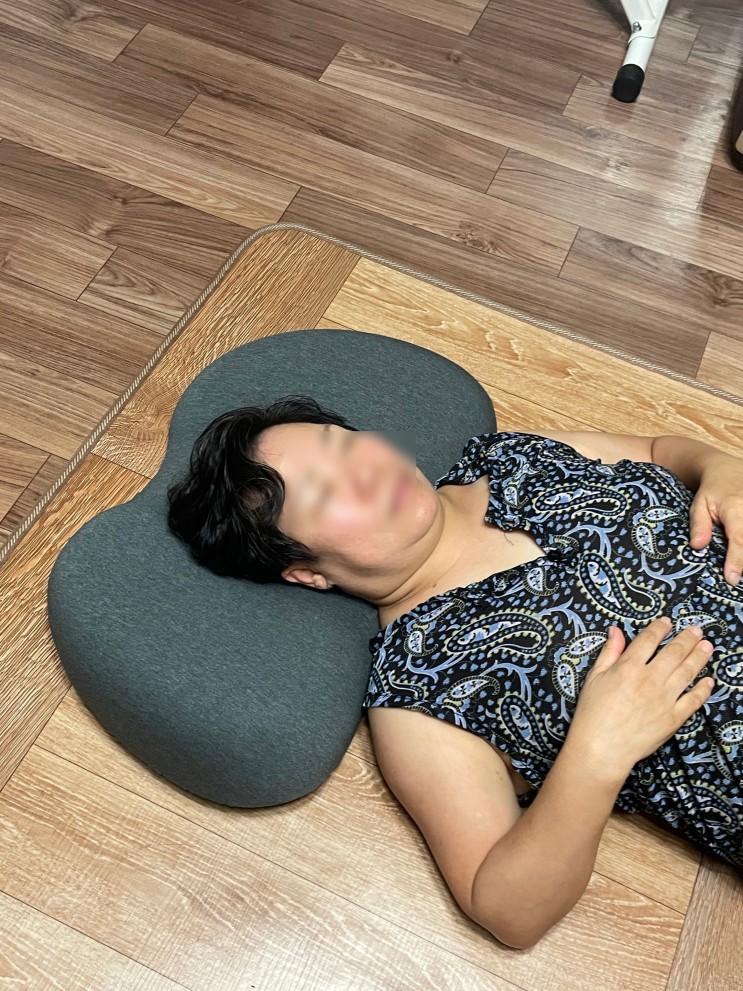 잘때도 거북목 관리해주는 경추베게 필허그 리바이브 컴포트 베개