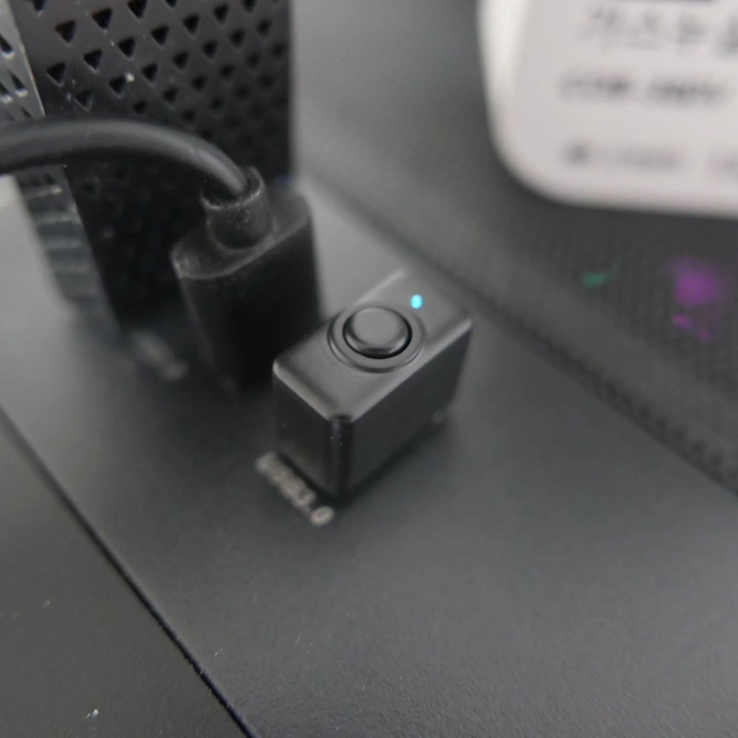 [업체로부터 제공받은 제품입니다.]
- 미니미한 사이즈의 USB 타입 아답터입니다.
- 노트북에 꽂고 전원을 켜면 마우스 커서가 스스로 움직이는 제품
- 재택을 할 때 켜놓으면 별도로 자리 비움으로 넘어가지 않음
- 꺼지는 모니터 화면 및 비활성화되는 것을 막고 싶은 분들에게 적합한 모델
- 3가지 모드를 지원하고 있어 간편하게 사용 가능함
- 전원 버튼으로 쉽게 켜고 끌 수 있음
-
#마우스지글러 #마우스무버 #오토마우스 #자리비움방지마우스 
#자리비움방지 #대기모드방지 #재택마우스 #재택근무마우스 
#재택근무필수품 #재택필수품 #재택근무 #지글러마우스