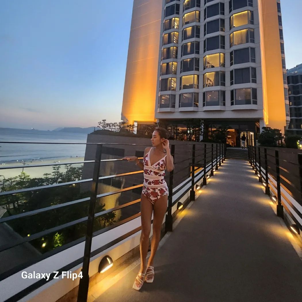 #haeundae #paradise #paradisehotelbusan #pool#swimming #summer #end#swinsuit #vikini #sunset#clouds #wind #me#sea#season#change