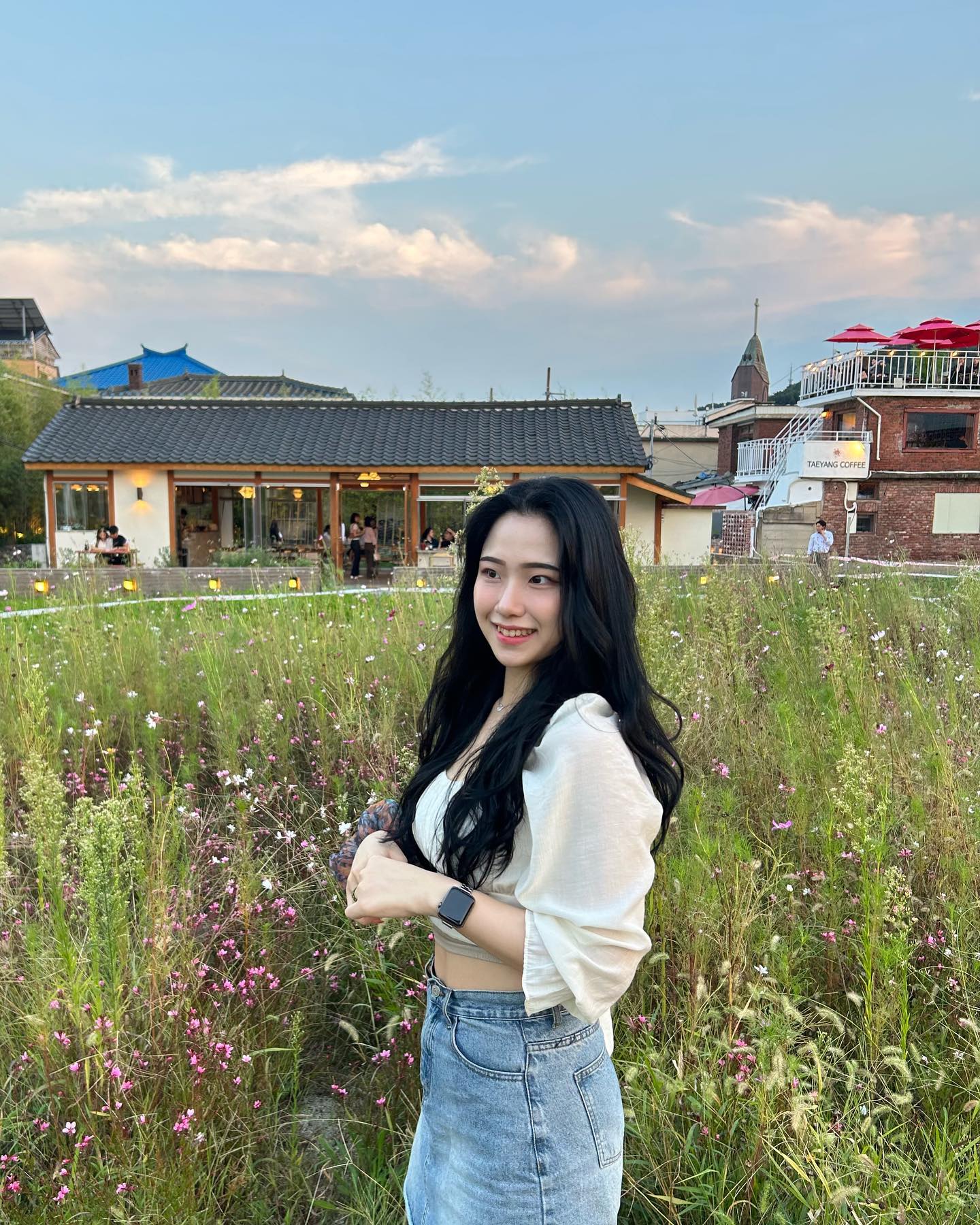날씨 짱짱맨🌼🌼
.
.
.
.
.
.
.
.
.
.
.
.
.
.
.
.
#행궁동 #행궁동카페 #또 #또또또 #언제나 #행궁동 
#렛츠기릿 #ㅋㅋㅋㅋ #가도가도 #새로워 #♥️ #🤭 
#늦여름 #너무 #좋다 #날씨 #최고야 #맑은하늘 
#행궁동카페 #카페 #노팅힐베이커리 #카페뿌시기 
#사진 #사진찍기 #카페투어 #카페스타그램 #사진스타그램
#사진기사 #맛집 #🫶🏻