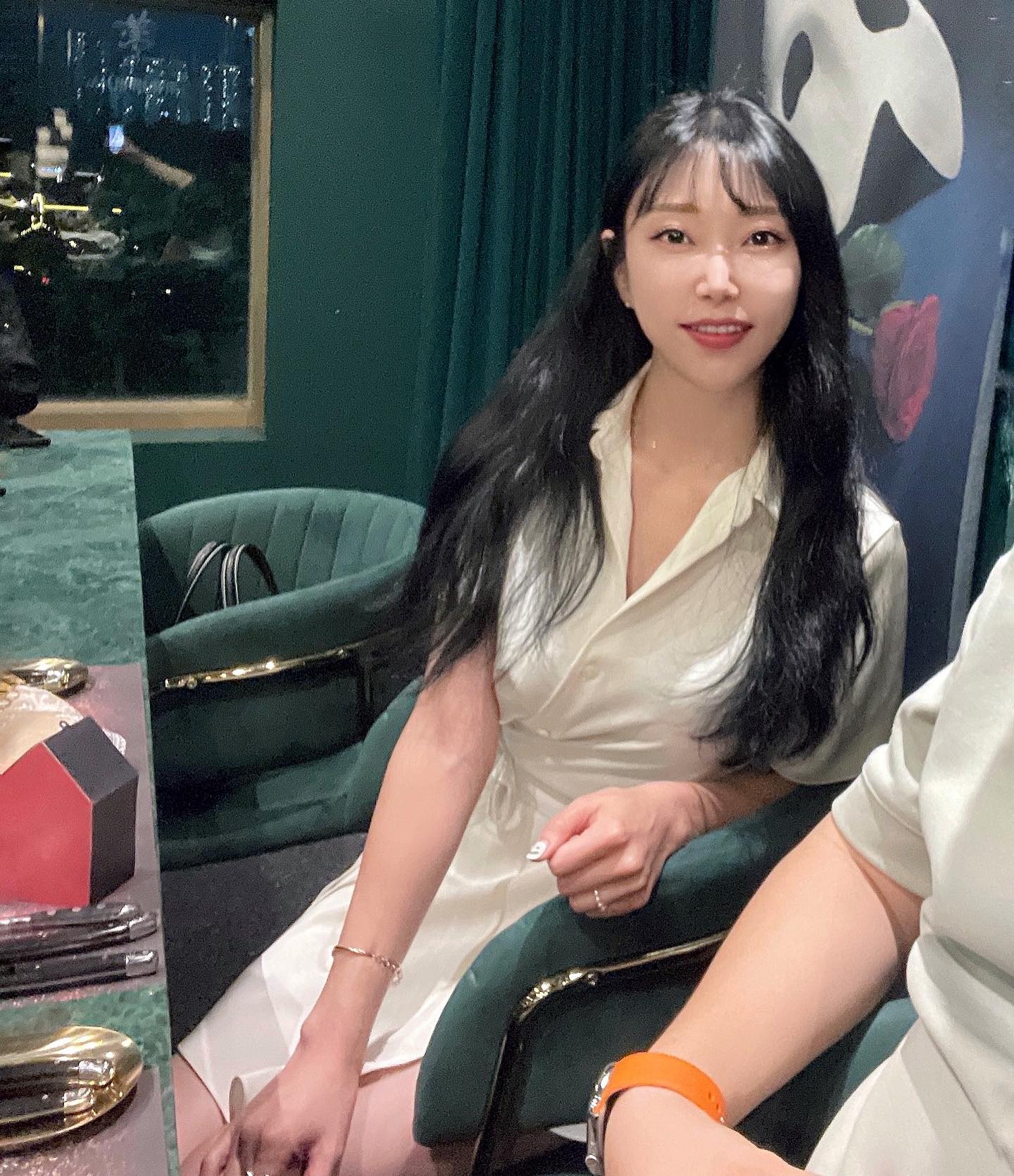 ⠀ #몽드샬롯 👻오페라의 유령

mongdecharlotte 

몽중식 갔다가 알게 된 몽드샬롯!
이번엔 양식쟁이 내 취향 프랑스 요리와🍽️ 와인 페어링🍷
마침 또 좋아하는 오페라의 유령 테마여서 신이 난 헤일리는 다섯 잔 마시고 취했다고 함🤡x😵‍💫
⠀