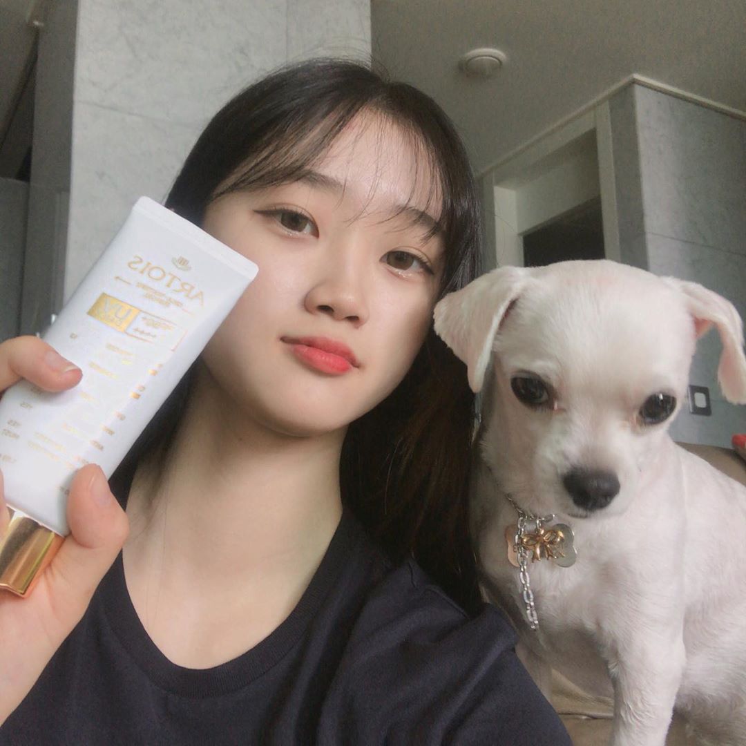 김도현 on Instagram: “베이비썬크림의 뜨거운 반응으로 출시된 성인용 썬젤 🤭
젤 타입 제형으로 촉촉한 썬크림 ✨❣️
.
.
.
.
#천사연구소 #아르투아 #아르투아썬젤 #아르투아썬크림 #썬크림 #썬크림추천 #썬젤 #artois”