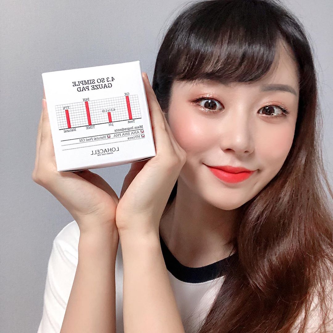 김부선 on Instagram: “간편한 피부관리의 정점을 찍은 #쌍욕패드 - 피부관리는 굉장히 중요하지만 솔직히 매일매일 챙기기가 어려운게 사실이죠😢 그래서 나온 제품이 바로 로하셀의 ‘쌍욕패드’ 라구요!! - ✔️자극을 최소화한 ph4.3을 적용시켜 세안 후에 올라간 ph를…”