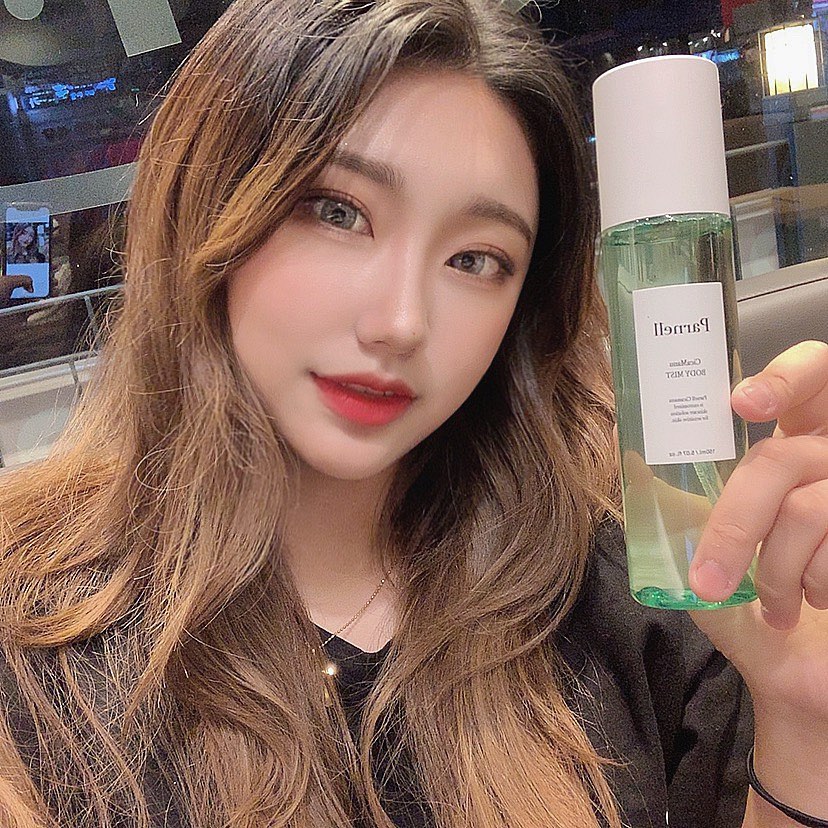 @y_ullliil_528 on Instagram: “파넬 시카마누 바디미스트! 시카성분과 마누카꿀로 만들어져 향균효과가 탁월하고 정제수 대신 병풀수로 만들어져 좋은 성분만 듬뿍 담았어요 전성분 EWG 그린등급 ₍ఠ ͜ఠ₎  특히 등여드름,가슴여드름에 효과적이래요➿ 여름이니깐 예쁜 피부 만들어서 노출도…”