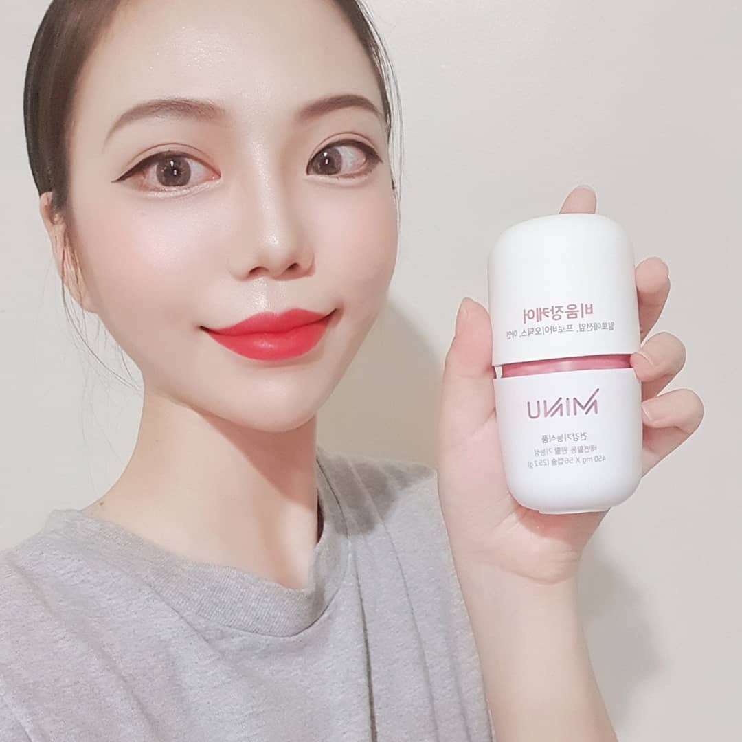 또로리,서른 on Instagram: “유산균은 선택이 아닌 필수 🎶  저는 몸이 전체적으로 약한데  특히 장이 안좋은 편이예요  한달에 두번이상은 장때문에 병원을 갈 정도😭  프로바이오틱스가 장에 좋다는 얘기를 듣고난 후 늘 유산균은 필수로 챙겨먹고 있어요^^ 미누장비움케어는 장건강과…”
