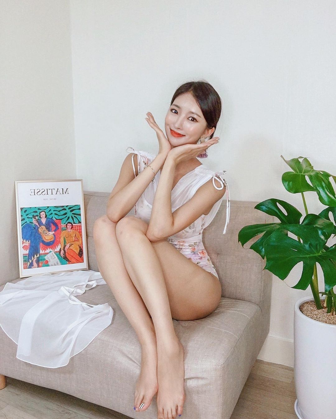 모델 박혜빈 / Model Heaven Park on Instagram: “이것은 수영복인가 발레복인가 👙🧘🏻‍♀️ 🌸플라워 패턴과 시스루한 매쉬소재가 너무 로맨틱한 모노키니 💕 여리여리 스타일 좋아하시는 분들께 추천드려요 :) . . @iilaireswim #일레르 #iiLaire #여자수영복 #모노키니 #모노키니추천…”