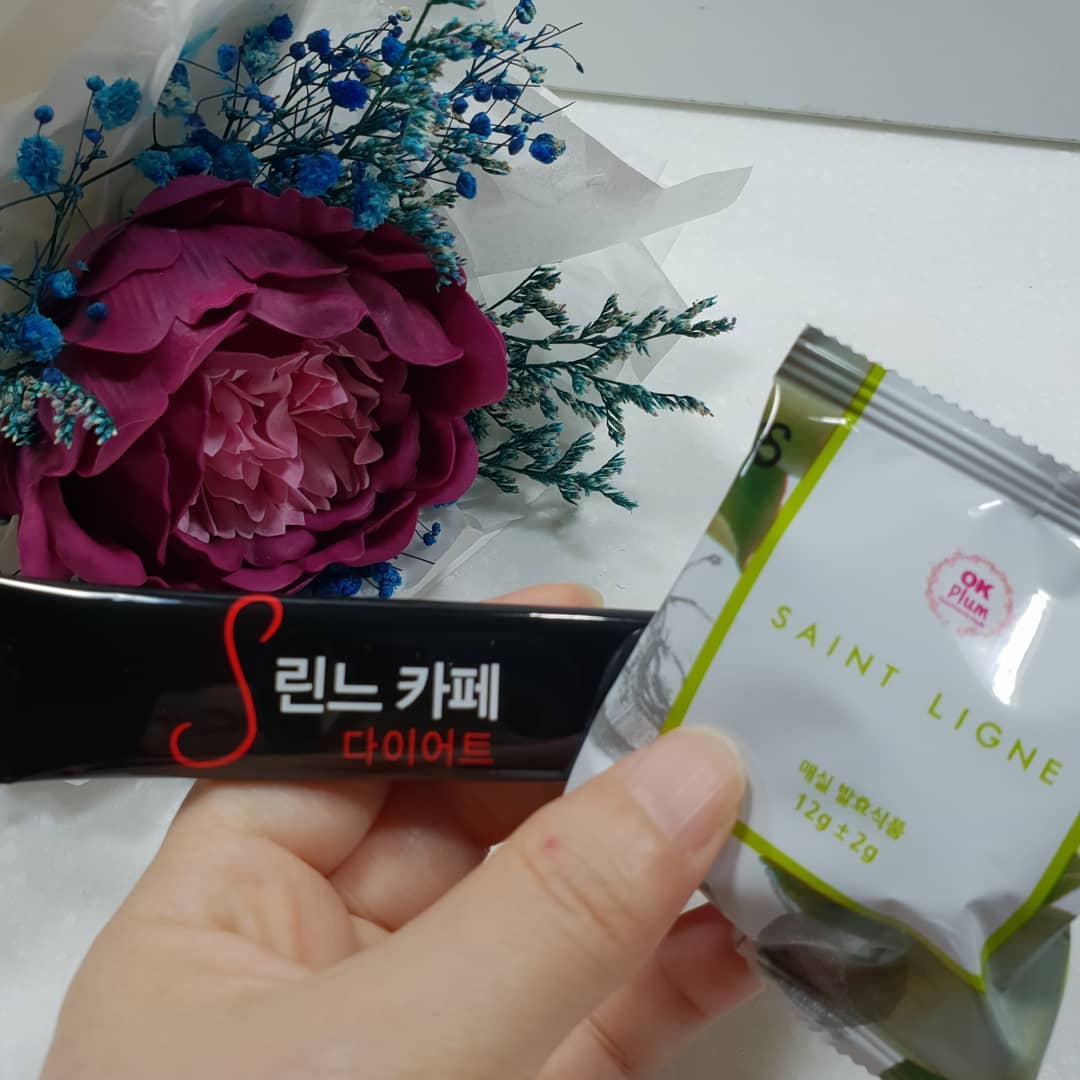 #S린느다이어트커피는 터프하게 
맥주 500잔에 얼음 듬뿍 넣고 시원하게

세인트린느 #발효매실플럼은 
입안가득 넣고 우아하게 와인잔으로
물 3잔과 함께... 점심 먹기 전에 설레임이 좋은 시간
오늘 점심은 무얼 맛나게 먹나?