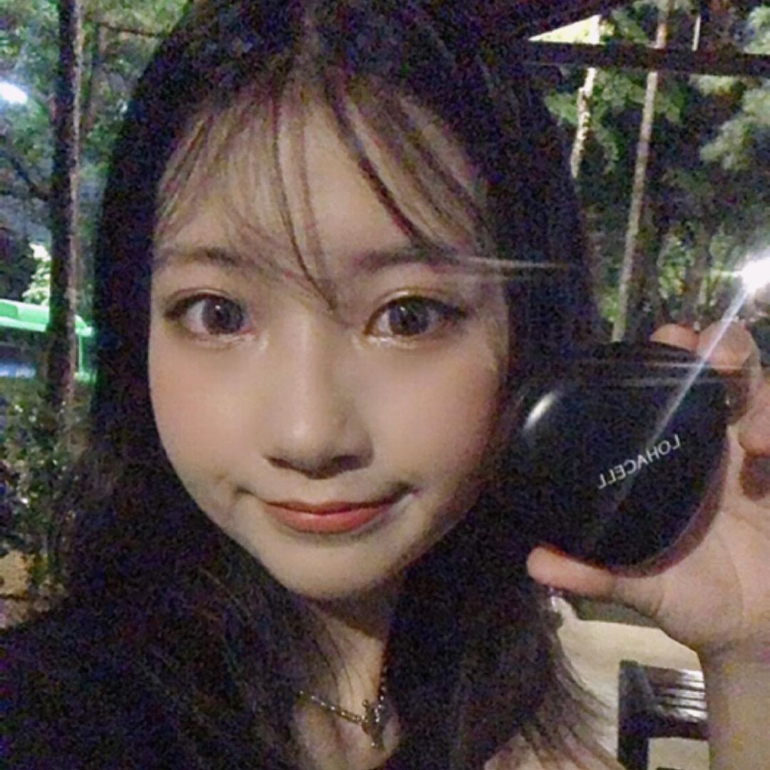 Mein on Instagram: “로하셀 쿠션 지성피부에딱이다! 내피부 완젼지성인데 요고쓰면 밤에두 커버그대루 지속되는거 넘신기 ..🤭🤭 2년동안 쓰던쿠션에서 이걸루 갈아쓸구당 ㅎㅎ . . .  #lohacell #로하셀 #로하셀리얼피팅쿠션 #조약돌쿠션 #로하셀조약돌쿠션 #코덕…”