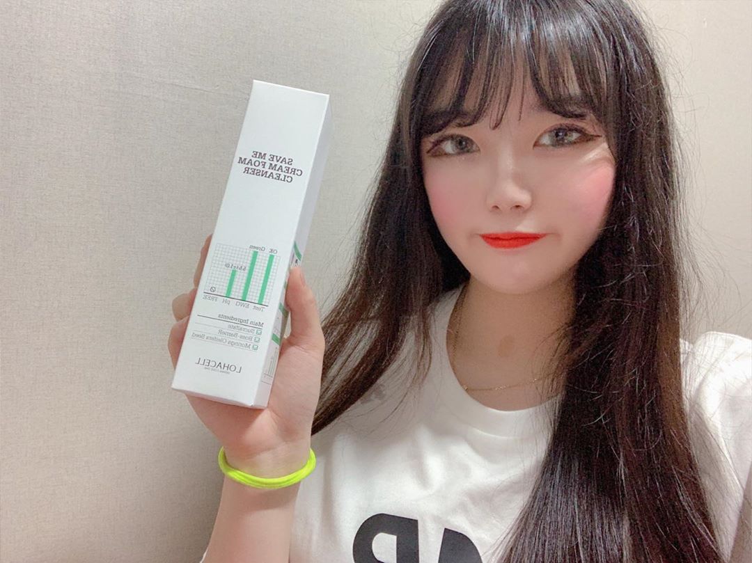 화림 (23) on Instagram: “pH 5.5 약산성에 15가지 유해성분 배제 천연유래 계면활성제로 저자극 세안 피부정화에 도움을 주는 모링가 함유 피부가 약하고 예민한 내가 써도 쫀쫀하고 건조하지않다 💟 _ _ _ #로하셀 #로하셀세이브미 #로하셀세이브미클렌저…”