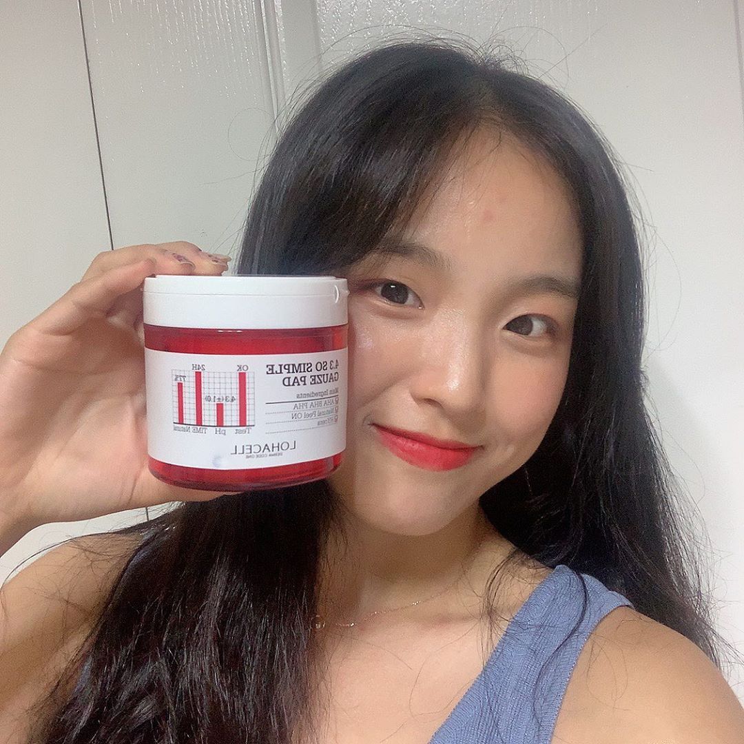 이예진 on Instagram: “제품 사용 느낌은 부드럽고 시원해또요 ! 사용 후에는 모공 사이 노폐물과 피지까지 관리 해주는 느낌을 많이 많이 받았습미당 !!! 함께 피부 케어 효과는 좋되 자극은 최소화한 ph4.3을 적용시켜 세안 후에 올라간 ph를 빠르게 낮추어 피부 산도…”