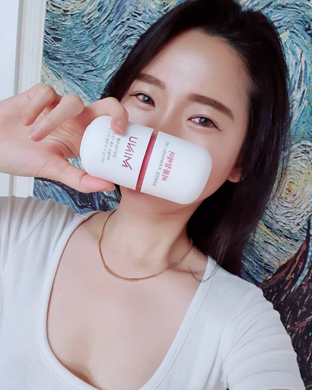 로지 on Instagram: “평소 장이 약하고 예민한 편인데다, 일을 하다보면 물을 잘 안마셔서 화장실을 잘 못.. 응. 여기까지💬  아무튼 그래서 장케어에 도움이 된다는 제품이 있다길래 먹어보았다👏 -외출시에는 그냥 그대로 가방에 놓고 다님😗  알로에전잎과 프로바이오틱스,…”