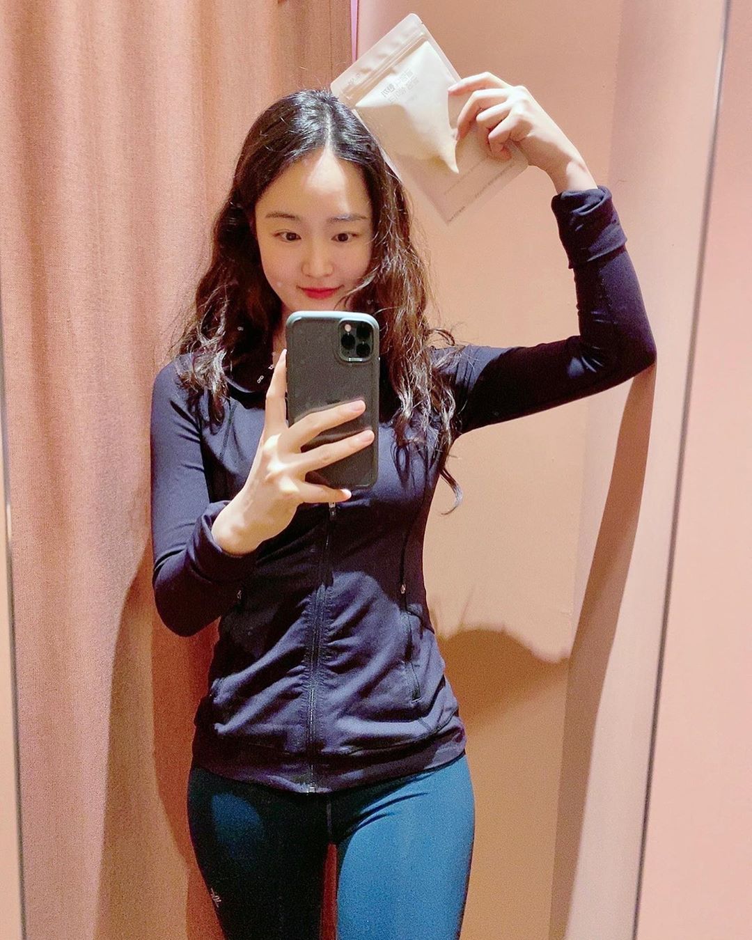 옐 on Instagram: “두달남은 #발리여행  운동 끝나면 항상 먹는 #한끼쉐이크  고소하고 달달한 인절미맛이 취향저격 오늘두 열씨미 #운동스타그램 . . . #리뷰쉐어 #ad #글램디 #glamd #글램디한끼글램쉐이크 #한끼글램쉐이크 #글램디쉐이크 #한끼대용…”