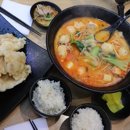 #신중동맛집 #라호방마라탕 #마라탕 #꿔바로우 
가격 그냥 싸다
맛 존맛탱
끝~
가봐