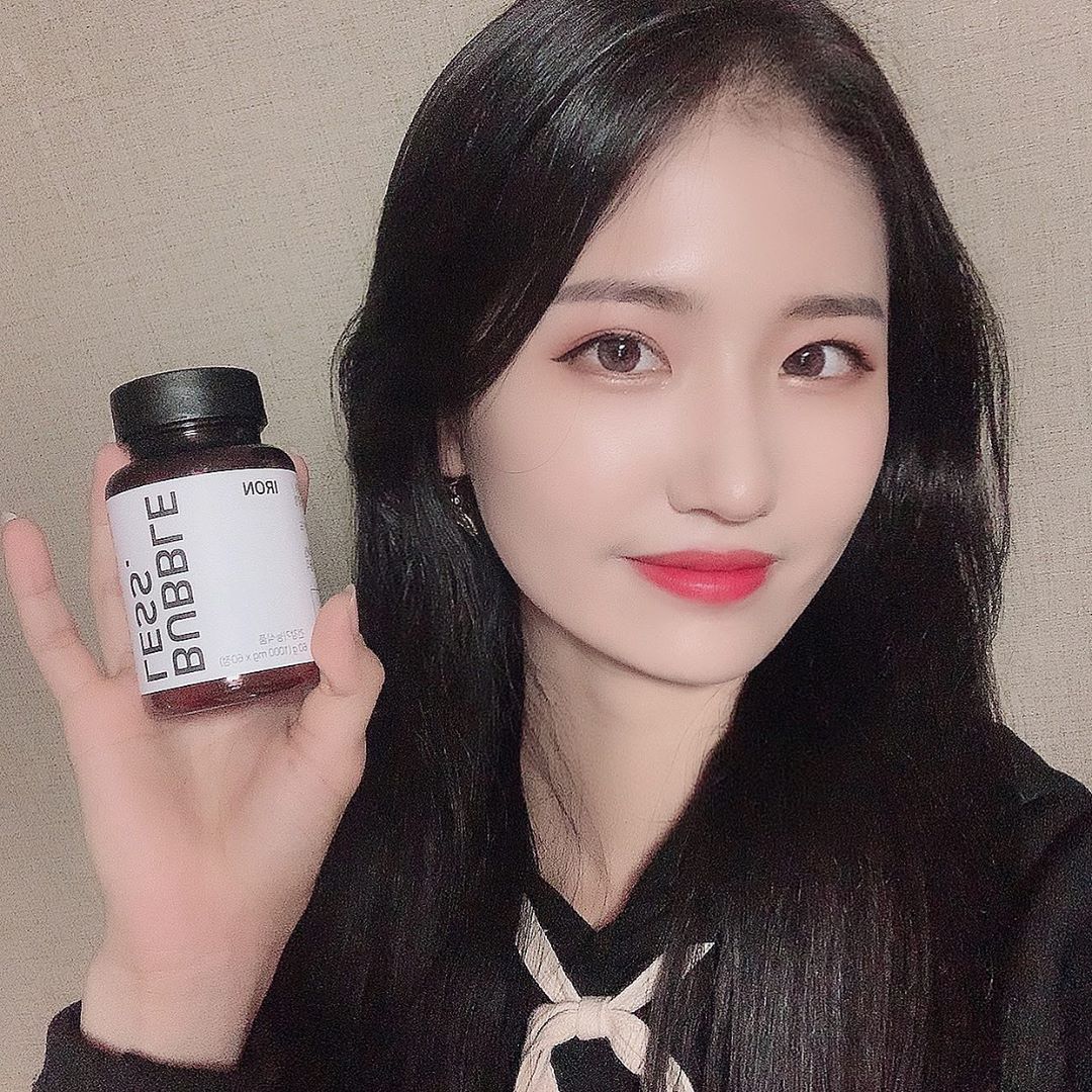@s._.miiing on Instagram: “🍇버블레스 아이언🍇 철분 특유의 비린 맛을 포도향으로 잡은 맛있는 츄어블 형태의 철분제 버블레스 아이언💫 버블레스 제품들은 항상 다 만족하는중,,, 한국인 철분 평균 권장량 12mg 함유하고 철분과 엽산이 함께 들어있는 영양제로 필수템💪🏻 . . .…”
