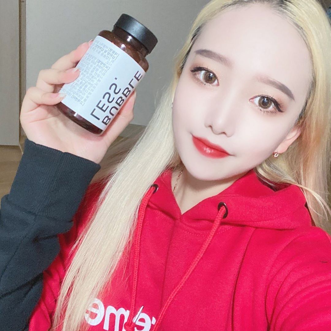 윤 혜 린 (21) on Instagram: “🌟 버블레스 릴리프 🌟  나 처럼 월경전 증후군으로 힘들었던 분들 주목 해주쎄오 👏🏻👏🏻 월경전 변화에 의한 불편한 상태 개선에 도움을 줄 수 있는 '감마리놀렌산' 이 함유되어 있어 월경전증후군 해소에 도움을 준대요 !  또 , 철의 흡수에 필요하며…”