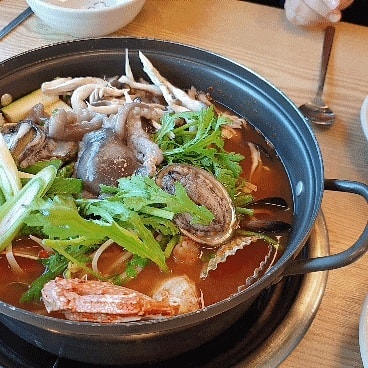 #송도유원지맛집  #쌍둥이네해물식당 
전복해물탕 2인 3만원