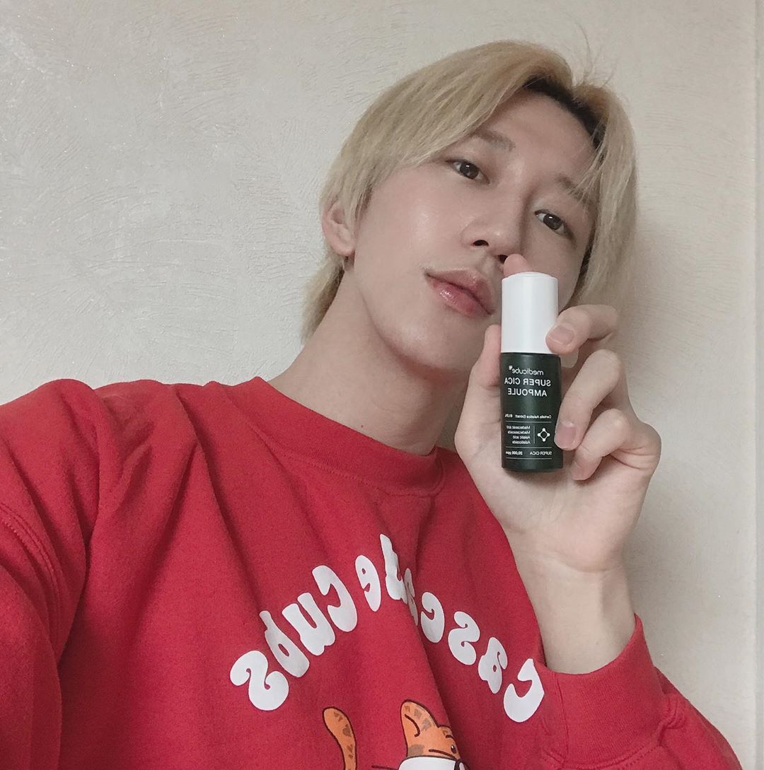 조정현 🇰🇷 꿈은 스켈레톤 국가대표🛷 on Instagram: “기미나 주근깨 위주로 써보니까 효과도 되게 빠르구 딱 발라봐도 순한느낌이 많이 나던 앰플😍
오토 스포이드라서 뚜껑만 열면 바로 제형 올라오고 너무 촉촉하다 ㅠㅠㅠ 앞으로 계속 쓸 예정”