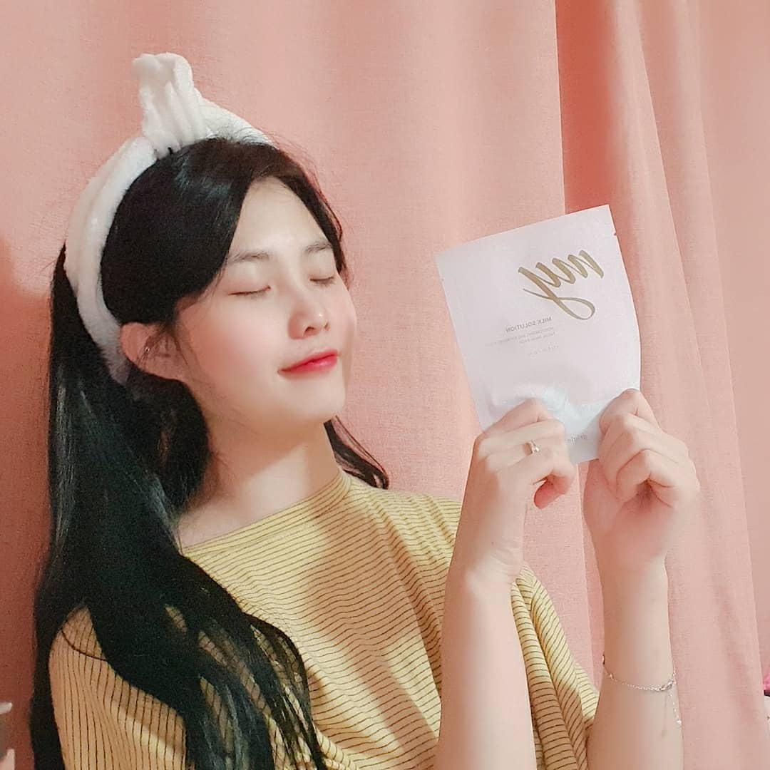 선영 on Instagram: “진~ 짜 촉촉한 팩 !! 참고로 나 완전 건성 ㅠㅠ #그리기코스메틱 #그리기앤코 #마이팩프리미엄 #동의보감팩 #마이팩  @grigiecosmetic. . . . . . . #셀스타그램 #셀카 #selfie #selca #daily #좋아요…”
