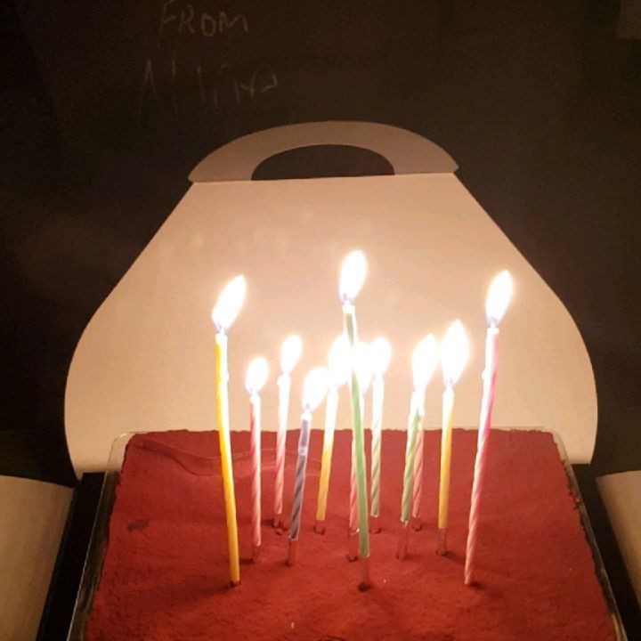 아들이 처음 끓여준 미역국과 티라미스!
망할 코로나19 ...
왜 생일만되면 일터지냐~
그래도 고맙.감사.사랑한데이 내새끼들~
.
.

#얀지#셀스타그램#줌스타그램#가족스타그램
#일상#일상소통#일상소통그램#남편#부부#부부스타그램#아들맘#삼형제맘#아들스타그램
#인스타그램#럽스타그램#생일#망할코로나
#선팔#맞팔#선팔맞팔#좋아요#선팔하면맞팔가요🤗
#소통#소통그램#맞팔해요#팔로워#칼좋반#칼맞팔