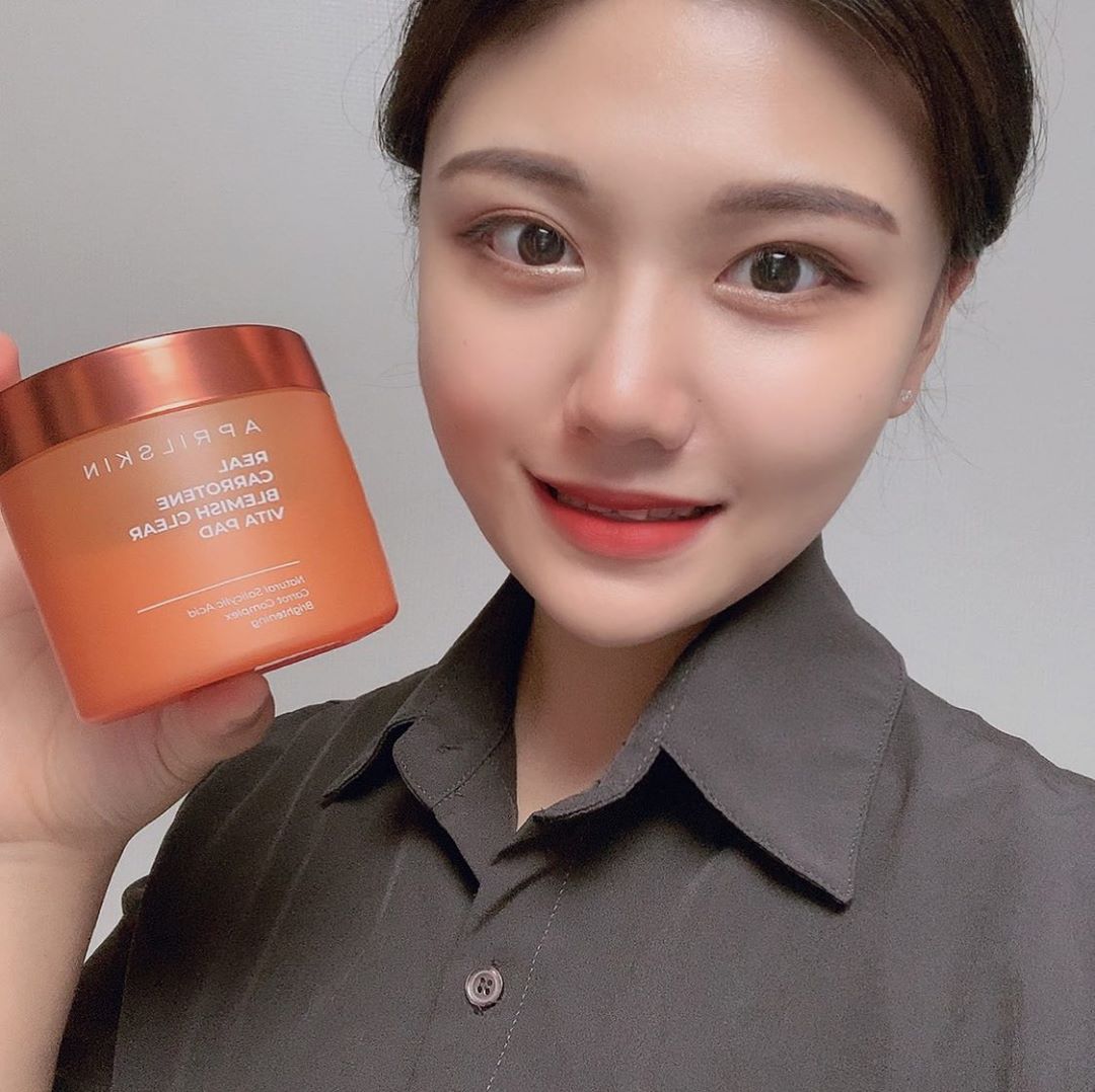 ⓢⓔⓞ ⓨⓞⓤⓝⓖ(𝟚𝟜) on Instagram: “마스크로 인해 피부트러블과 푸석푸석해진 내피부.. 에이프릴스킨 비타패드로 매끄니 완성🥰 . . 피지케어,각질케어 . . [효능성분] 나이아신아마이