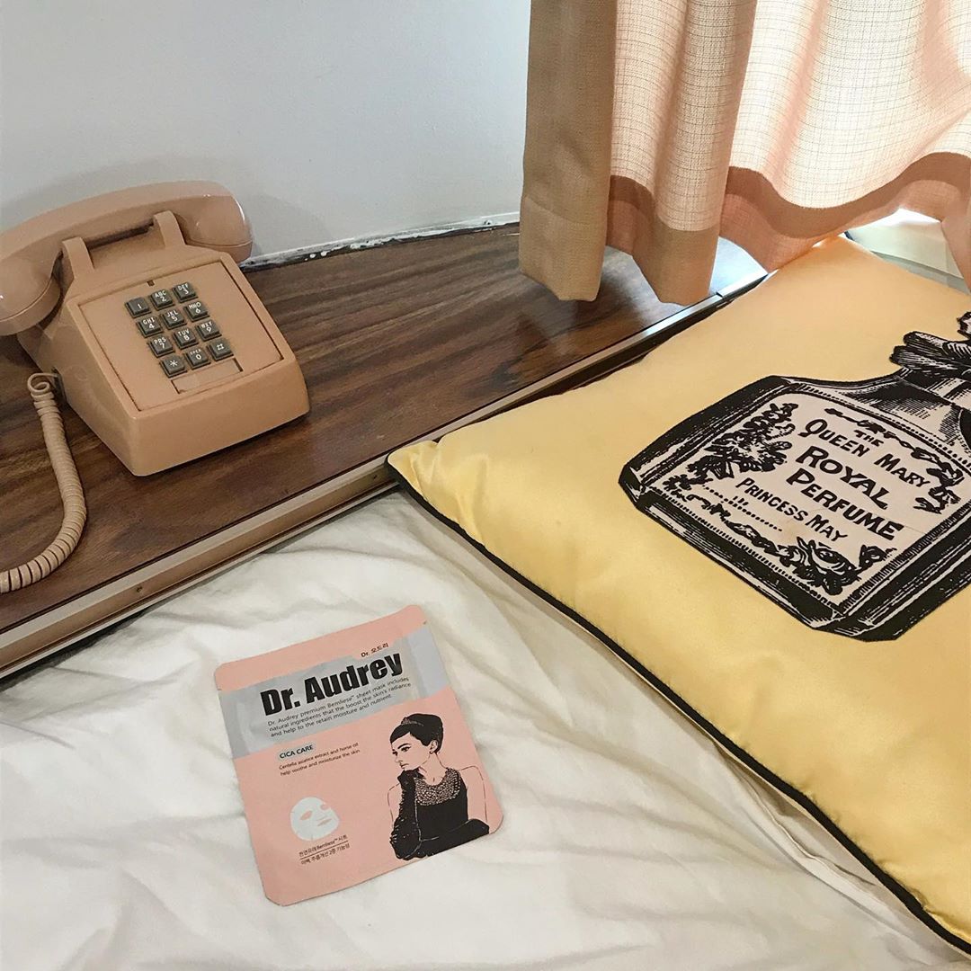 시은 🐰 Judy on Instagram: “닥터오드리 저자극 마스크팩 💗 고급스러운 디자인에 일단 시선 꽂히ᄀ