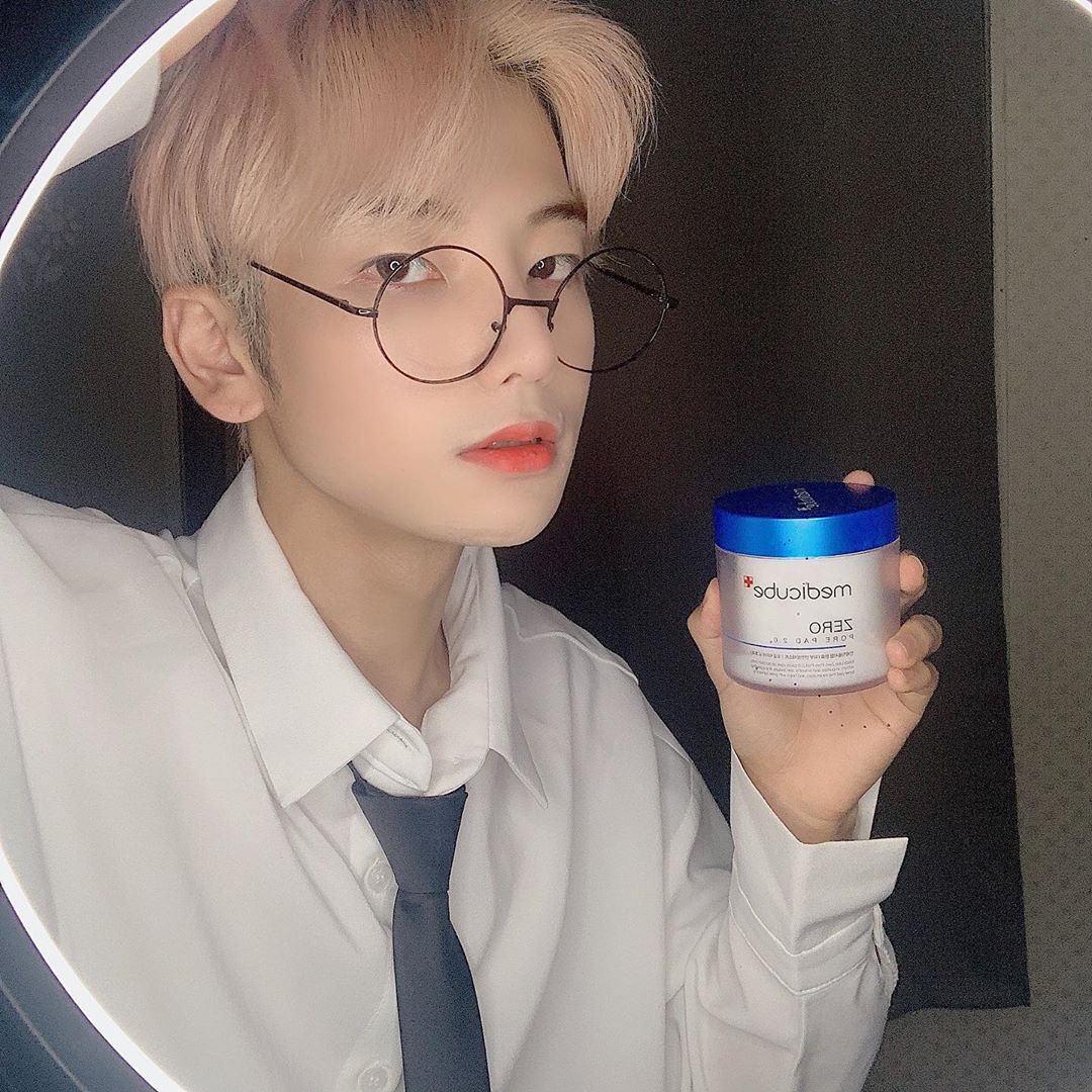 승휘 on Instagram: “코로나로 인해 집에만 있어 피부가 뒤집어진분들 강추 제로모공패드 2주 사용으로 보는 모공 타이트닝 효과 부터 피지, 각질 케어를 체계적으로 가능! 모공 세럼 모