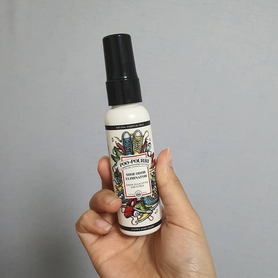 여름이라 운동화 냄새걱정됐는데
벗고나서 뿌려놓으니까 향기뿜뿜이넹

 poopourri.co.kr #푸푸리 #슈푸리 #발냄새 #발냄새제거 #신발 #신발스타그램 #운동스타그램 #풋케어 #발냄새제거제 #신발탈취제