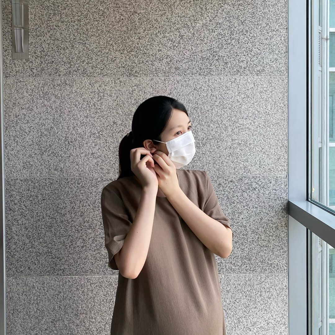 심규영 on Instagram: “오예 퇴to the근❣️요즘 밀폐된 곳은 무서워서 못가고 유일한 외출이 재택근ᄆ
