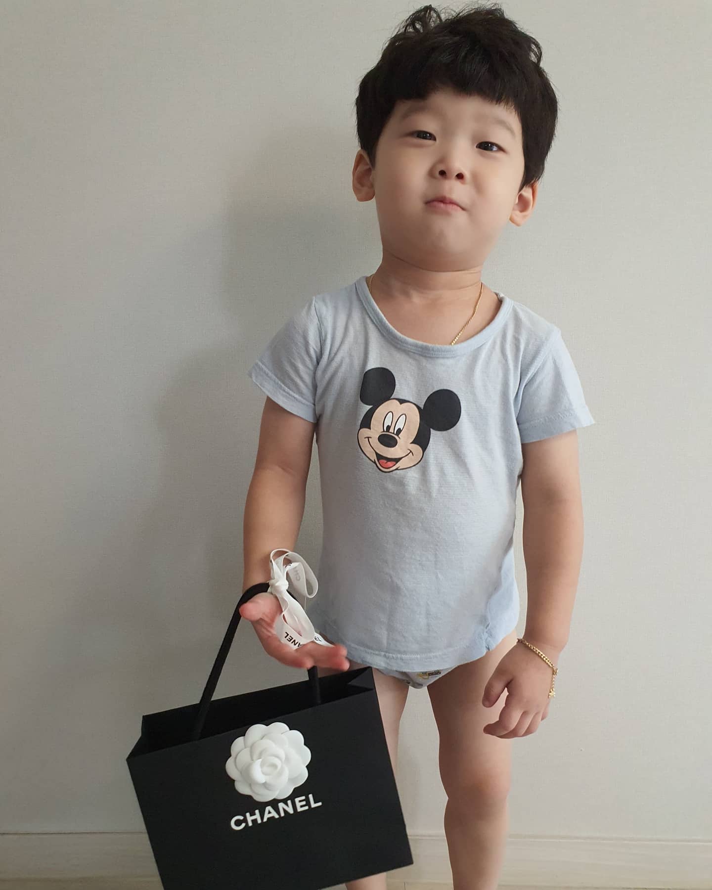 .
#샤넬든남자
오픈런 부산 2번, 서울 2번만에 언니꺼 내꺼 카드지갑 졸업~
함께해서 즐거웠고 다신 만나지말자 #샤넬
샤넬 오픈런으로 지갑구해준 남친 짱😉