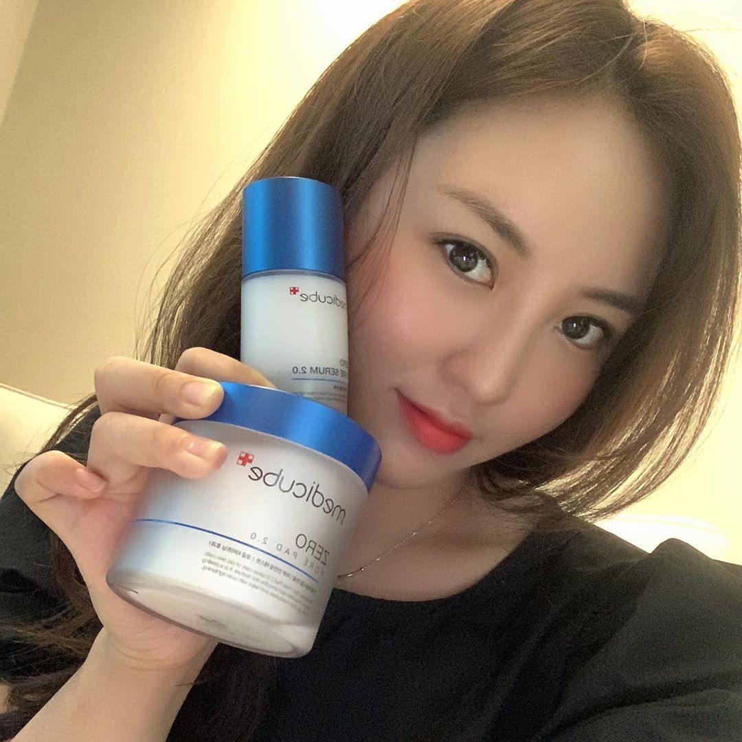 주 현 진 on Instagram: “#제로라인 은 처음 이지만 옛날에 한창 많이 썼던 믿고쓰는 #메디큐브 ᄉ