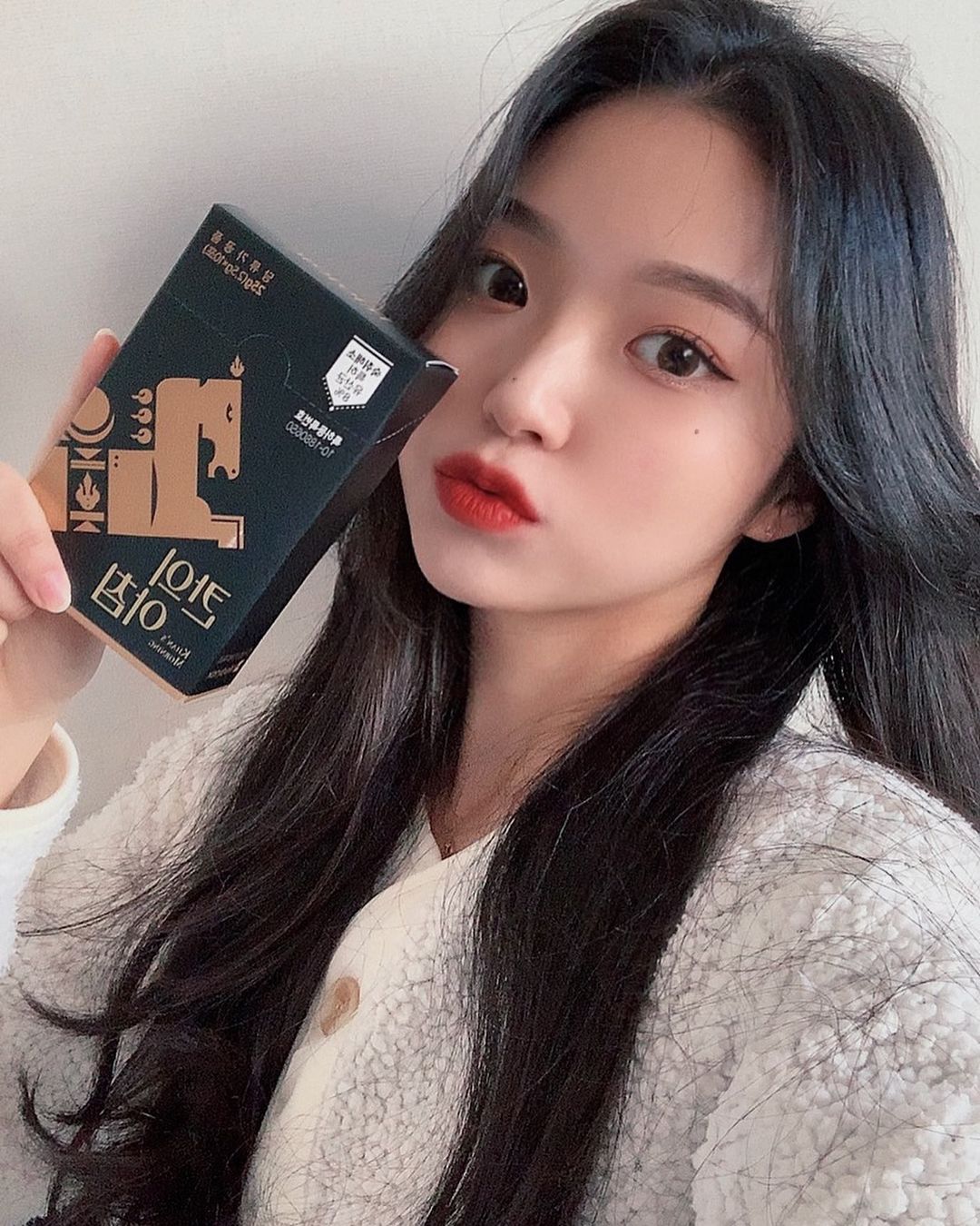  “☀️ 숙취해소제 칸의아침 ☀️ . . 술 먹기 전에 숙취해소제를 항상 먹으면 쓴 맛 때문에 다 먹지 못하고 버리는 경우가 많았는데 이 제품은 레몬맛으로 상큼해서 거리낌없이 먹을 수 있었어요 🤍 저는 알쓰 + 숙취가 심해서 걱정이 많았는데 칸의 아침으로…”
