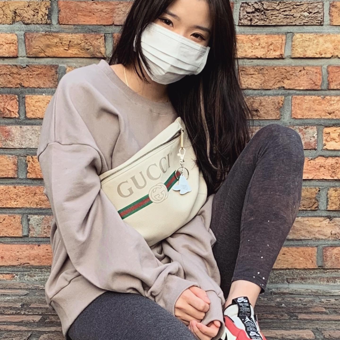 Normalize bleach stains on leggings and shoes ✊🏼✊🏼✊🏼