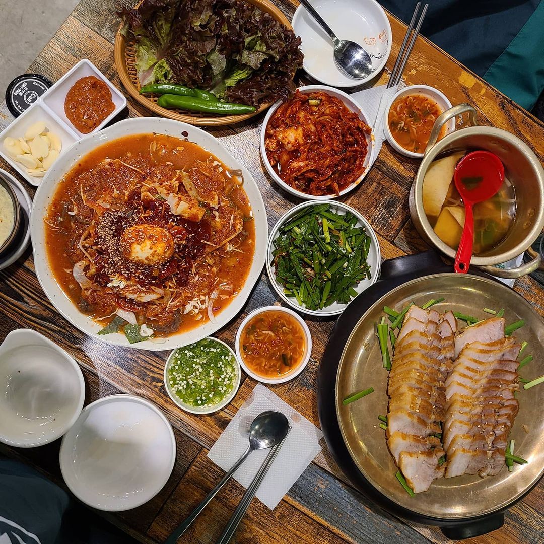  “#협찬 #왕십리맛집#왕십리역맛집#로컬맛집#왕십리족발#족발맛집#한양대맛집#한양대족발#호야네족발#보쌈맛집#불족발맛집#왕십리로컬맛집#쫄깃쫄깃#왕십리보쌈맛집#협찬”