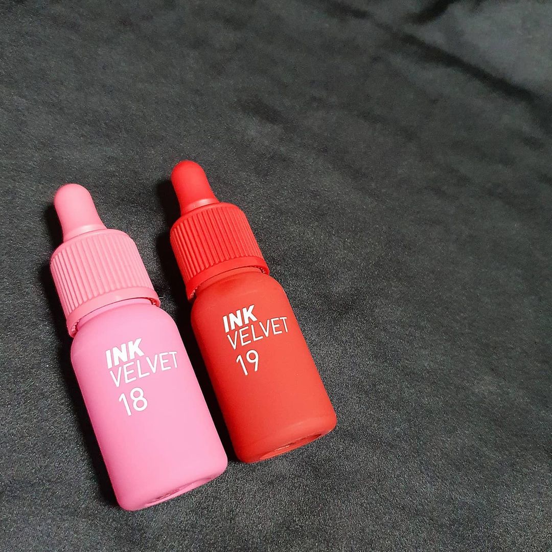 秀娟’s Instagram profile post: “#제품제공 페리페라 잉크 더 벨벳 18호&19호 틴트 맛집 페리페라에서 15주년 기념으로 단종 컬러였던 재출시 요청이 폭주했던 남신저격, 인싸등극이 부활했다고