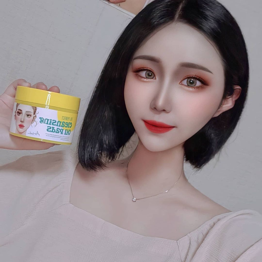 秀娟 on Instagram: “#협찬 진한 메이크업도 한번에 지워주는 강력한 순삭 딥클렌징 아리얼 더 퍼펙트 클렌징 오일 패드 ✔ 립앤아이리무버, 클렌징오일 등 여러 클렌징단계 필요없이 클렌징