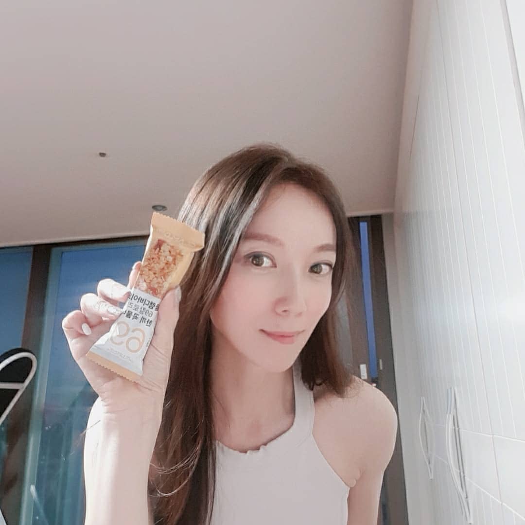 운동 음주좋아하는 워킹맘 on Instagram: “늘정신없는 #워킹맘 #퇴근후 애들 잽싸게 밥챙겨주고 정작 저는 암것도 못먹고 #필라테스 가네요 많이먹고가도 부담스럽고 빈속으로 가면 어지러우