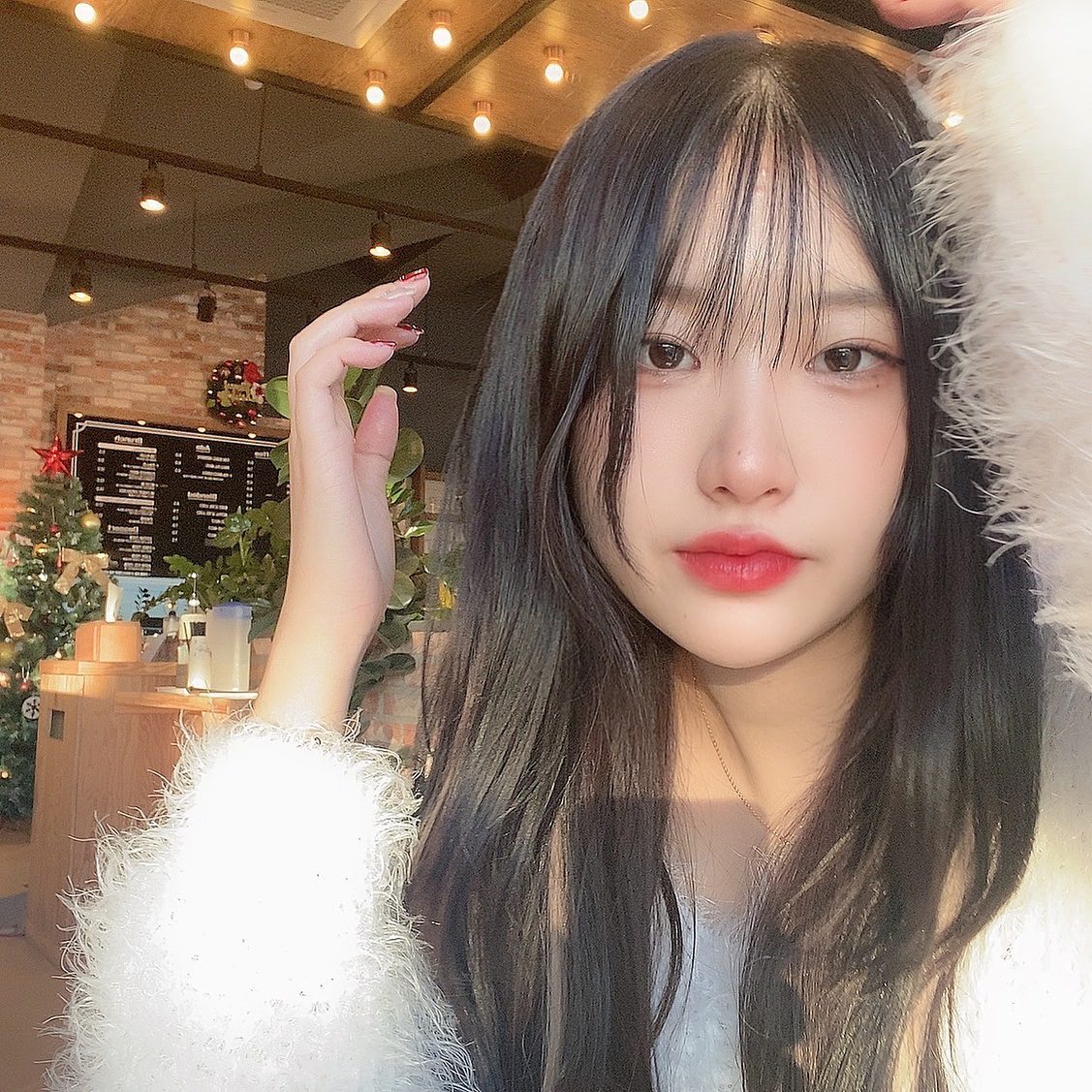 요거 누가 피드박제해달라구해서•• 헤헤
쵸큼 늦어찌만 모두 해피뉴이얼🦋
따로 연락못드린분들두 전부
새해복많이받구 하는일다잘되길😉💗
제가응원해ㄷ스니 잘될거에야🤍