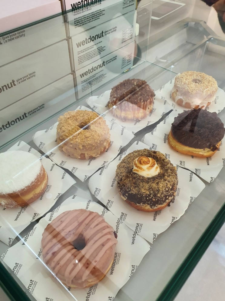 [첨단 카페] 웻커피 광주(wet coffee&wet donut) | 커피는 맛있는데 도넛은..