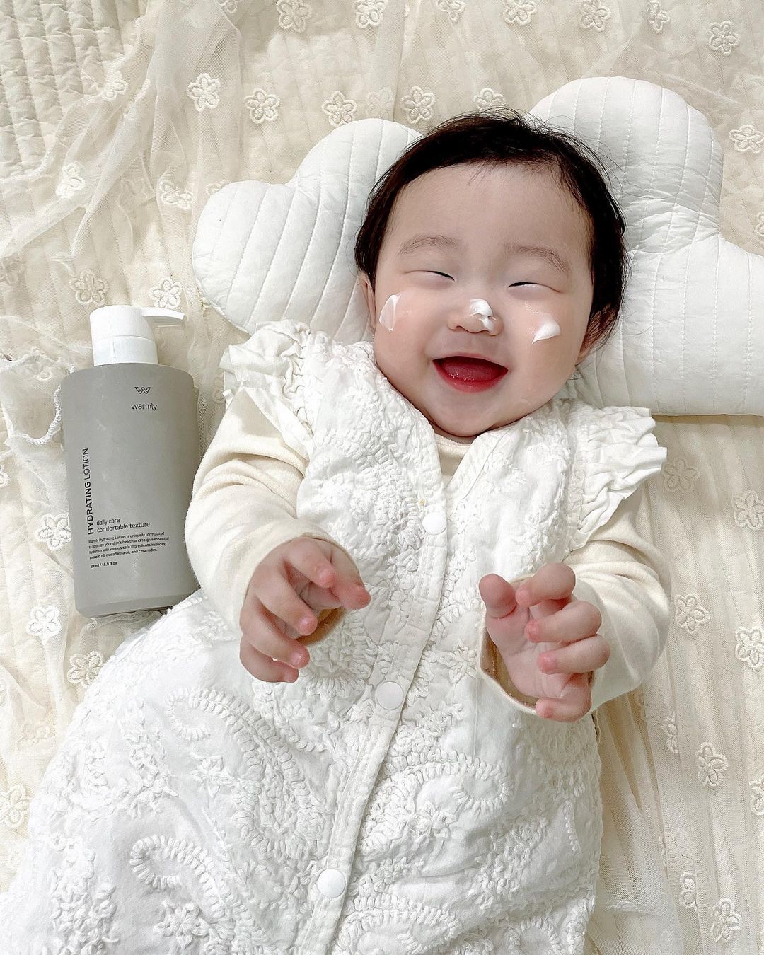 ᴋɪᴍ ʏᴜ ᴊᴜ on Instagram: “#제품제공 #협찬 웜리에서 하이드레이팅 보습로션을 선물을 보내주셨어요~🎁 신생아부터 엄마까지 모두 쓸 수 있는 안전한 데일리 로션이에요 ! 👉🏻독일 더