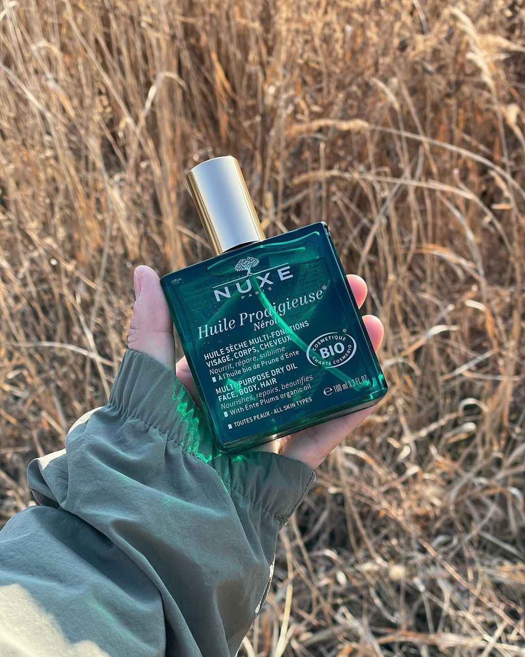 혜인 on Instagram: “#협찬 x @nuxekorea 취미생활하며 온 몸에 멍도 늘고 새까맣게 타고🥲 얼굴은 점점 돌아오고있지만 요즘 몸도 함께 관리하려고요🧴 야외활동 후엔 특히 얼굴과 바디 피부가