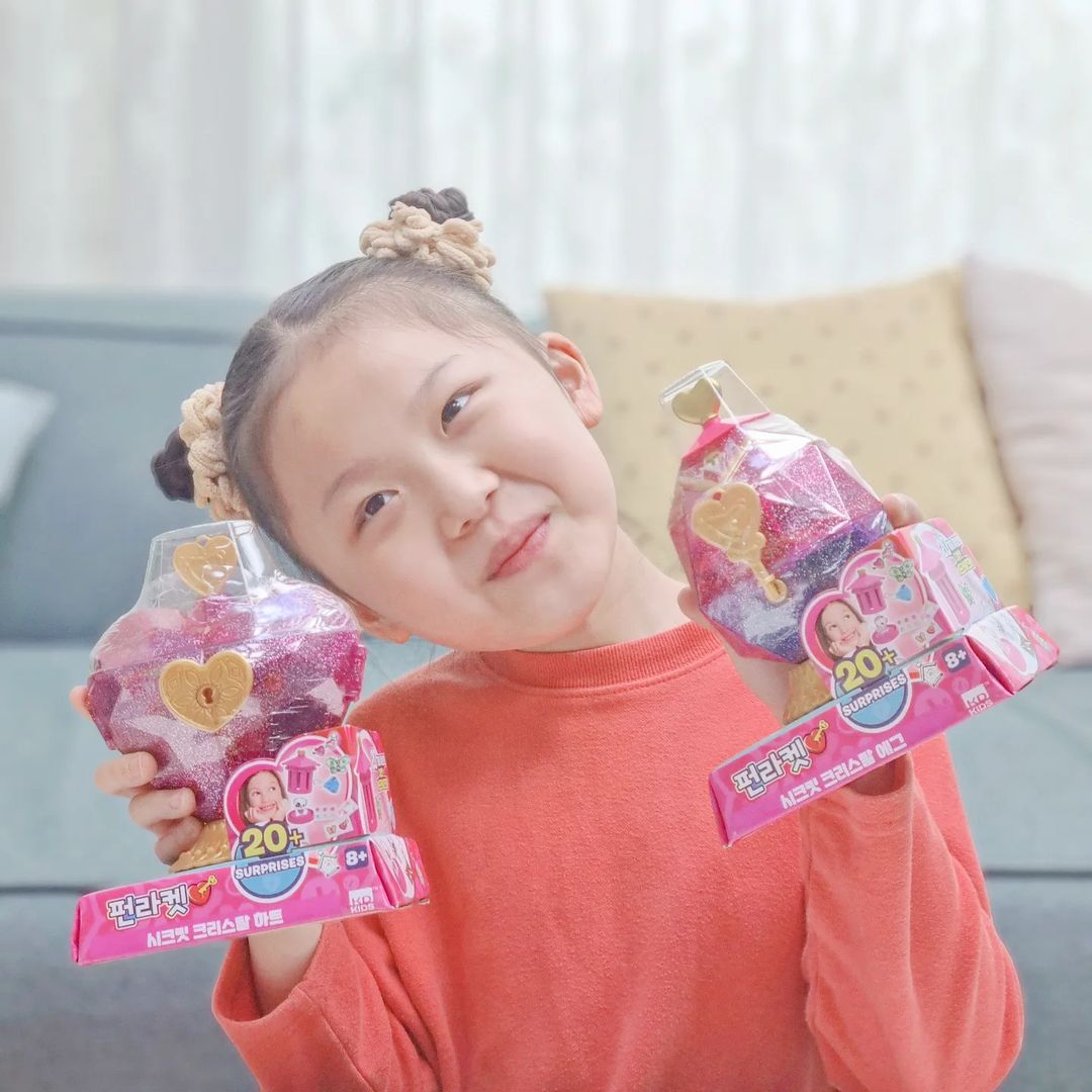 예쁜 라탄소품 만드는 나냐💕 on Instagram: “#제품제공 블링블링한 디자인에 아이들의 호기심을 자극하는 펀라켓의 시크릿 제품들~😍 이번에 나온 신상 시크릿 크리스탈 에그&하트에는 어