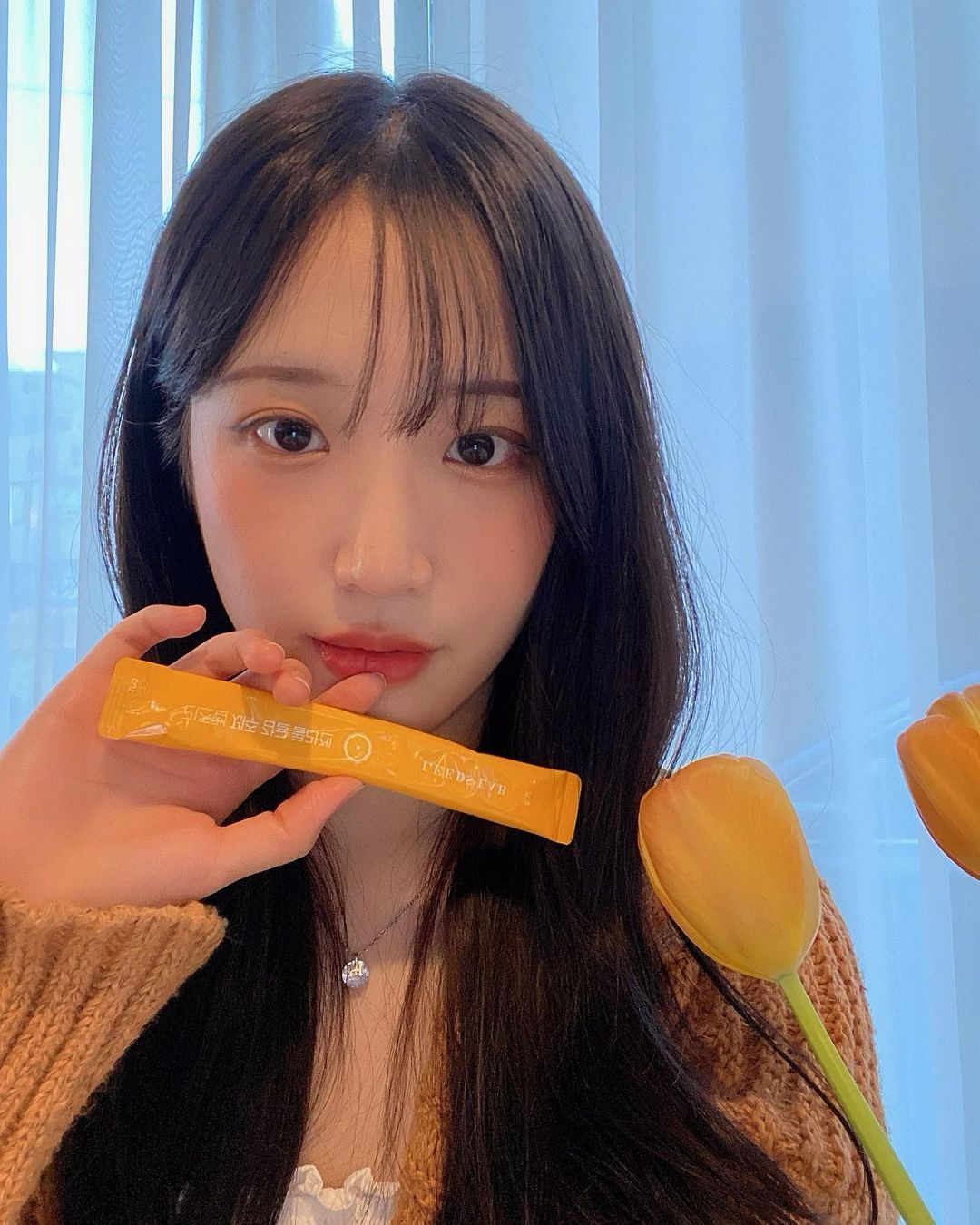 @mooniiiing on Instagram: “#협찬 ⠀⠀⠀⠀⠀⠀⠀⠀⠀⠀⠀⠀⠀⠀⠀ 요즘 너무 춥기도 하고 하루종일 마스크만 쓰고있으니 피부가 너무 푸석푸석해지고 화장도 잘 안 먹고 주름까지 늘어나서 콜