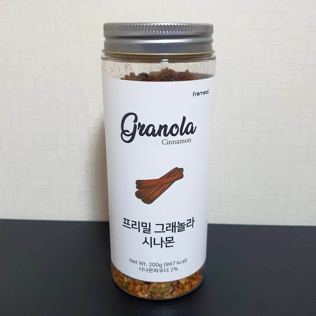 Annie Shin on Instagram: “#제품제공 ✔ 프리밀 그래놀라 시나몬 설탕,팜유,밀가루가 일체 들어가지 않은 건강한 수제 그래놀라! 견과류가 진짜 가득 들어있어서 다른시리얼과 섞어서 혹은 요거