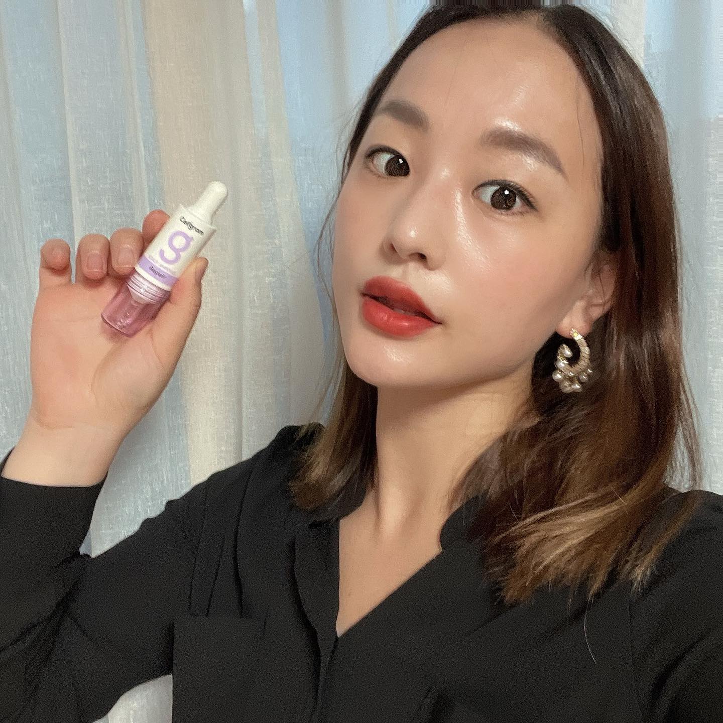 #광고
이제 나이가 드니 점점 
두피관리에도 잔뜩 신경쓰이는 요즘!!🥲🥲
이번 기회에 두피 집중케어제품으로 제대로 관리해보려고
두피케어 전문 솔루션 브랜드
셀리그램 스칼프 인 리커버리
리페어 앰플
요걸로 두피 맞춤 케어
집중 관리를 시작했당 😉
⠀
셀리그램은
신약 개발 과정에서 발견한 바이오 전송 기술과 화장품을 결합시켜서 탄생한 헤어케어& 바디케어 브랜드라는!! 😃두피 상태에 맞춰서 사용할수있는 
맞춤형 두피 앰플
스칼프 앰플이 7종이나 있다는!👍🏻
⠀
스포이트 타입이라서 사용이 넘나 편함! 요즘 샴푸 하고나서 사용하고 있는데 넘 시원하고 좋으당 ☺️
⠀
두피도 이제 
피부처럼 타입에 맞춰서 
맞춤 관리해야하는 시대!!❤️
.
.
.
.
.
.
.
.
celligram_official
#셀리그램 #두피앰플 #티파니앰플 #탈모예방 #헤어에센스 #헤어에센스추천 #두피에센스 #헤어앰플 #두피세럼 #두피케어