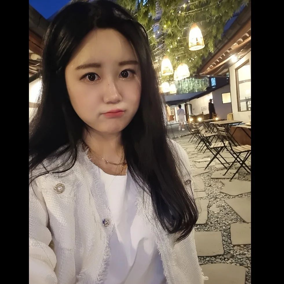 사진빨더럽게안받는 소중한 너랑🥰

.
.
.
#창원 #부산 #마산 #진해 #진영 #김해 #중동 #카페 #중동카페 #오우가 #커피 #데일리 #일상 #소통 #좋아요 #likeforlikes #liker #fff